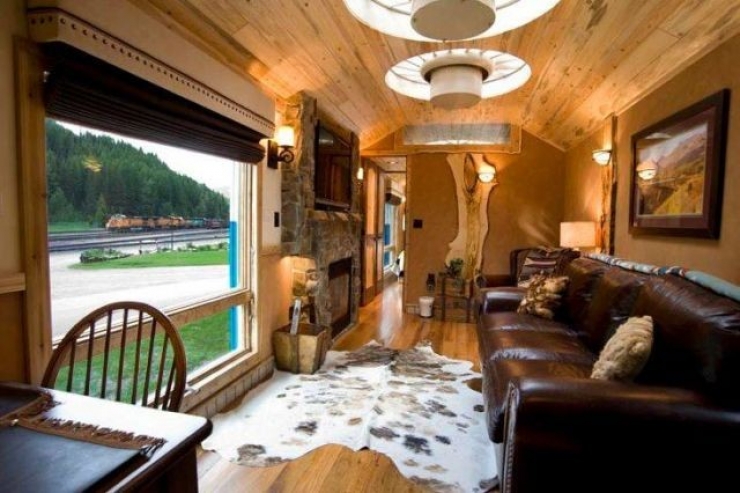 Illustration de l'article : They recycle railroad cars that they transform into pretty little homes... A genius idea!