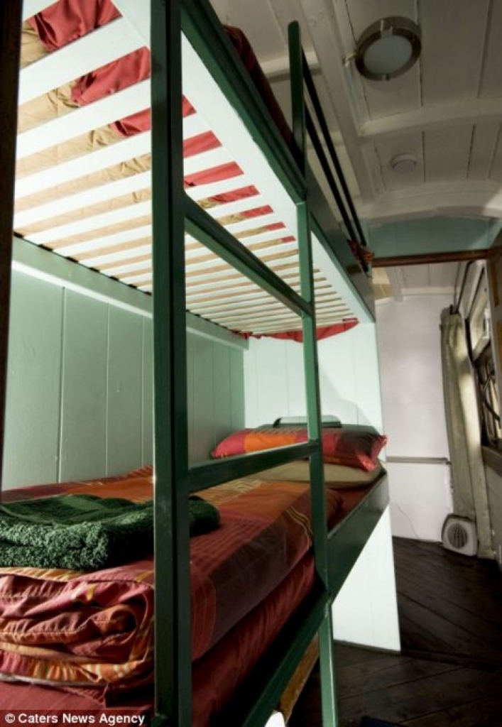 Illustration de l'article : They recycle railroad cars that they transform into pretty little homes... A genius idea!