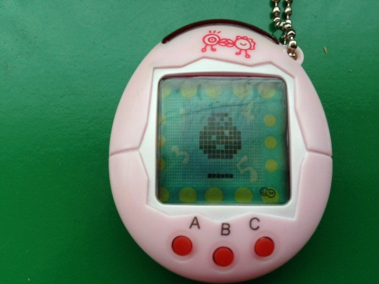 Illustration de l'article : Here are 31 toys that left an impression on you if you were a kid in the 90s... Everyone played with #9 on the playground!