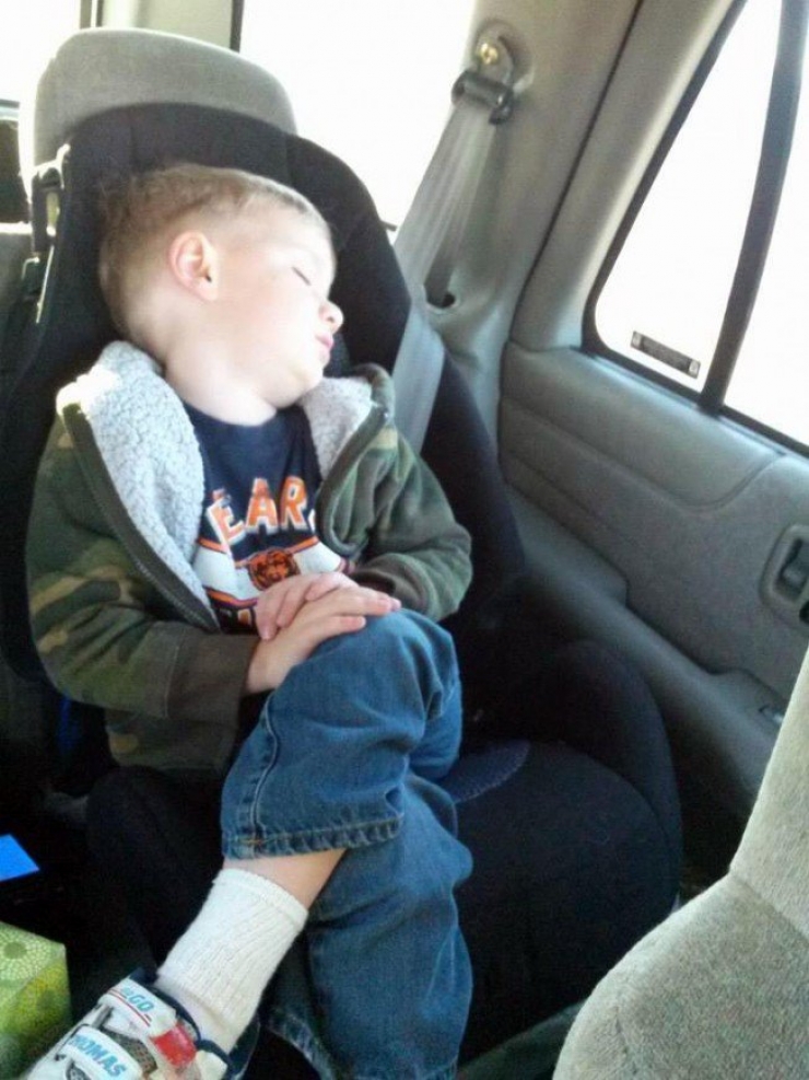 Illustration de l'article : Children can fall asleep anywhere, and these 31 photos prove it!