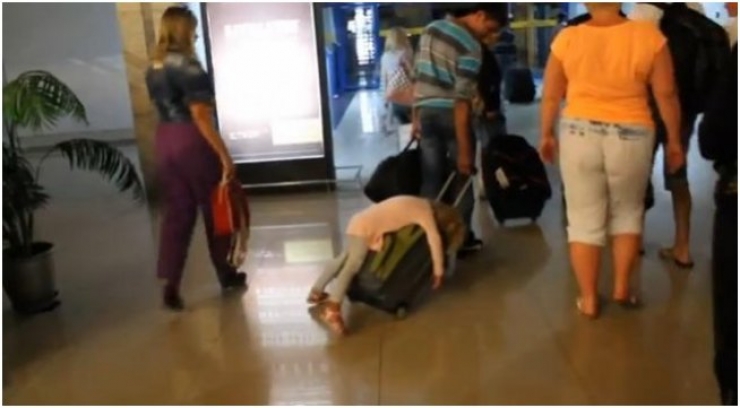 Illustration de l'article : Children can fall asleep anywhere, and these 31 photos prove it!