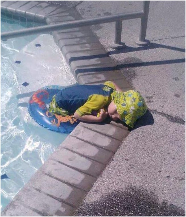 Illustration de l'article : Children can fall asleep anywhere, and these 31 photos prove it!