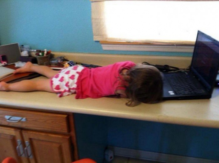 Illustration de l'article : Children can fall asleep anywhere, and these 31 photos prove it!