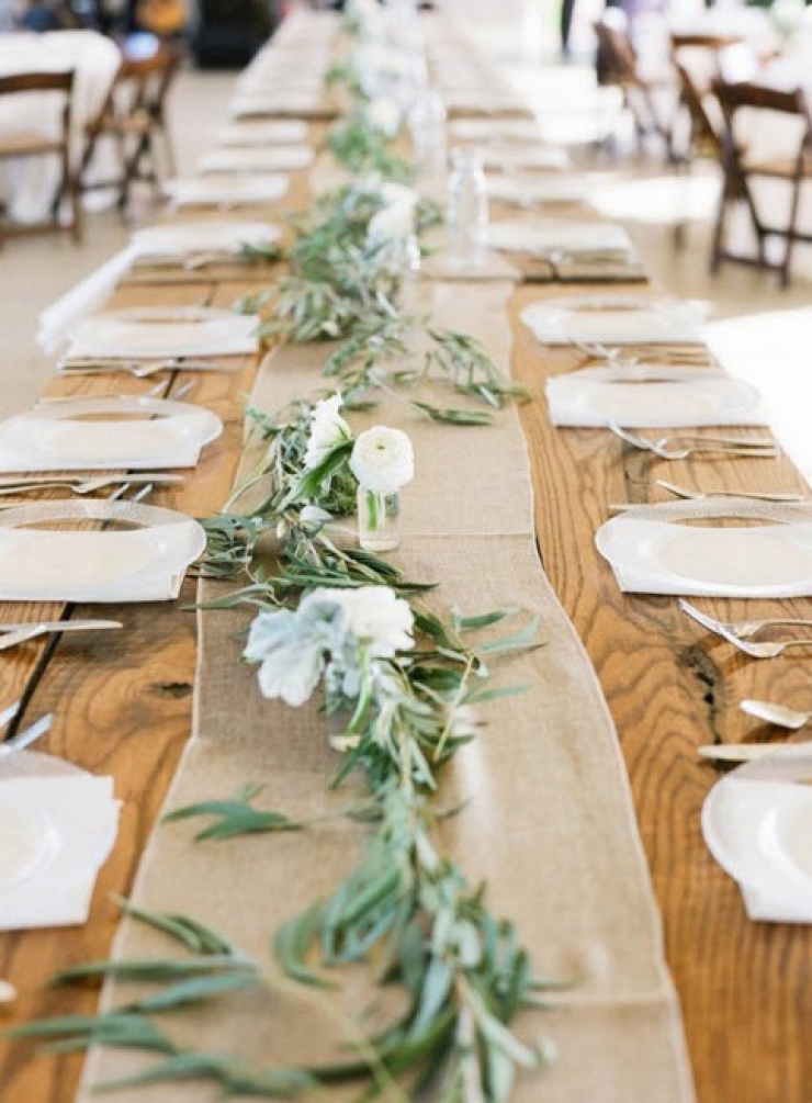 Illustration de l'article : Here are 20 ideas for decorating the Christmas table...#3 is amazing!