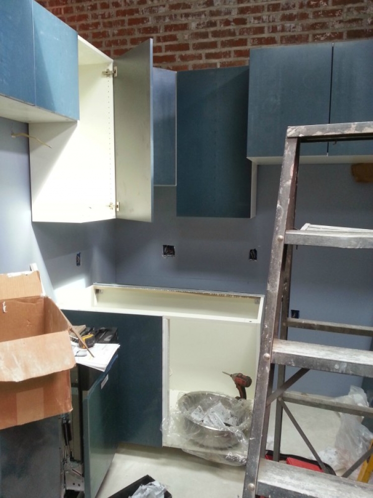 Illustration de l'article : By purchasing this storage shed, his friends made fun of him, but when they saw the inside, their view of things changed!