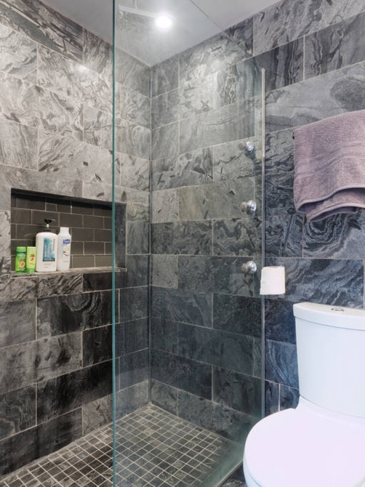 Illustration de l'article : By purchasing this storage shed, his friends made fun of him, but when they saw the inside, their view of things changed!