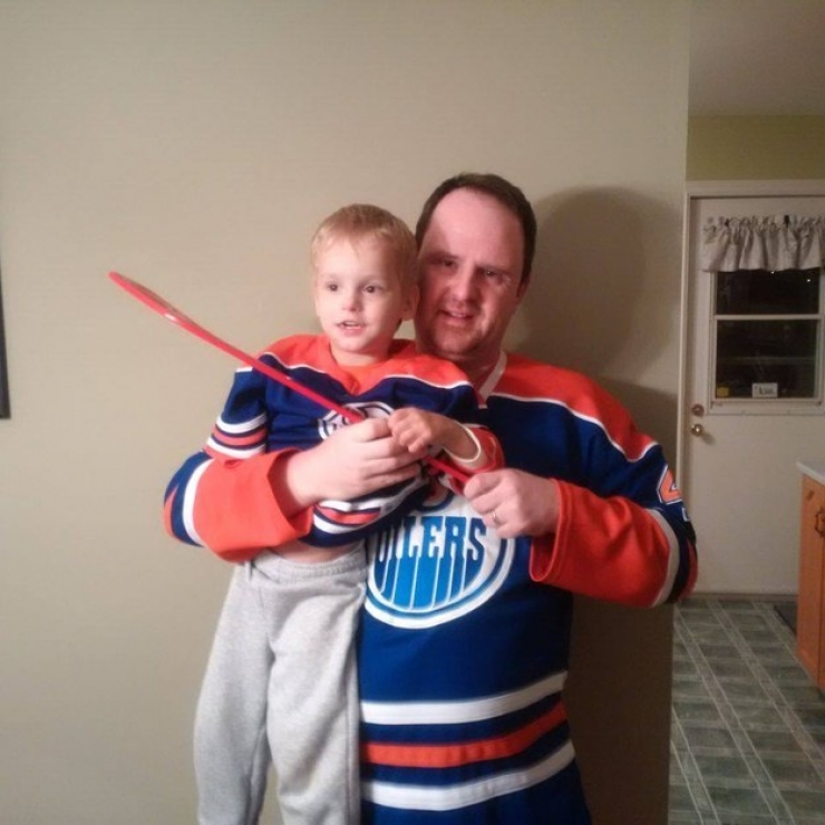 Illustration de l'article : Abandoned at birth because of his disability, a miracle finally happens, 4 years later!