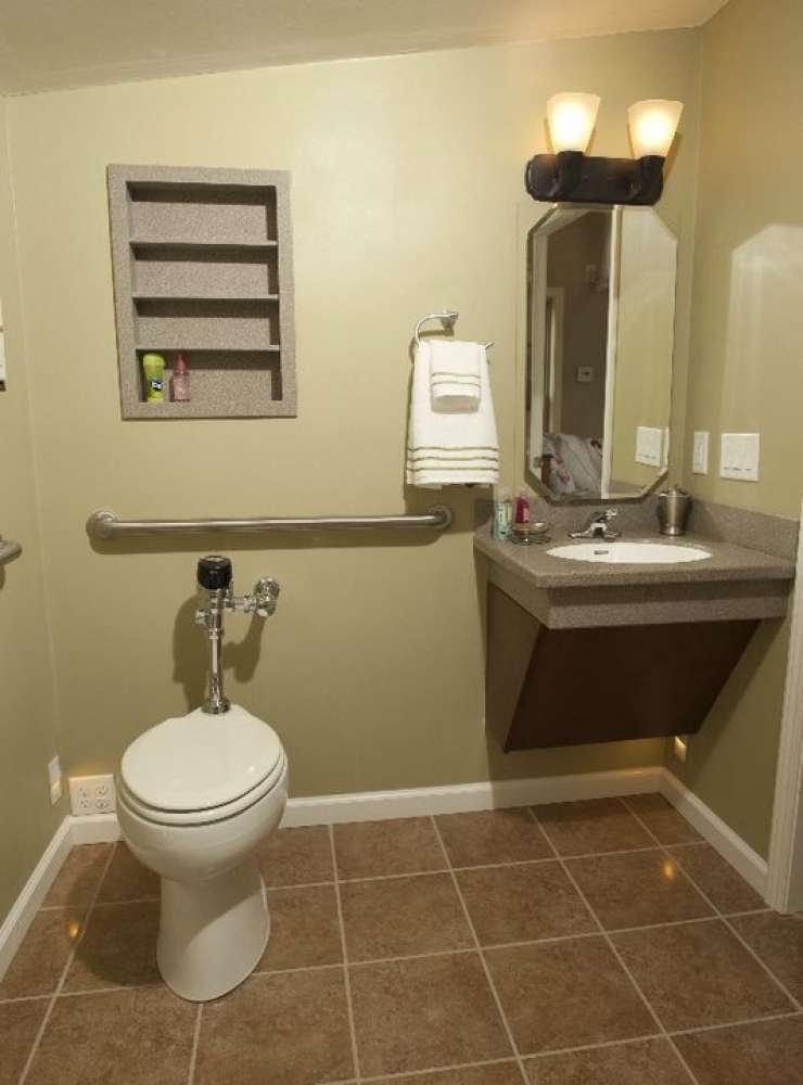 Illustration de l'article : He refused to send his parents to a nursing home and puts them inside here... The inside is amazing!