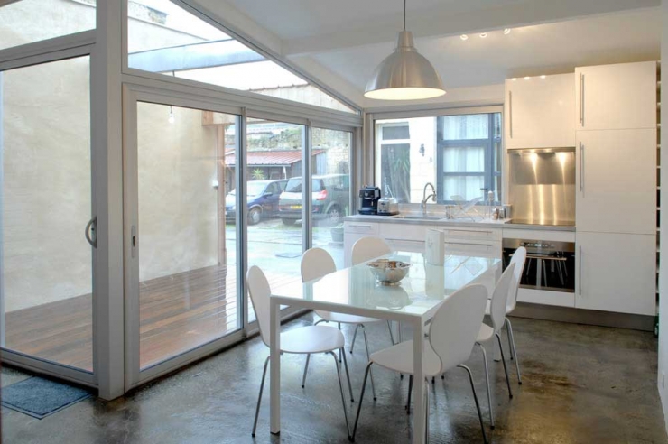 Illustration de l'article : This little garage seems like nothing, yet what it contains is amazing!