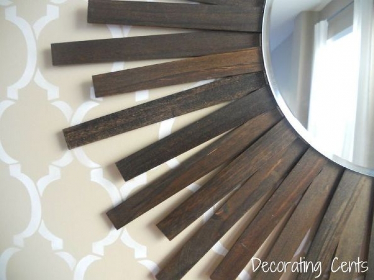 Illustration de l'article : Normally these sticks are used to mix paint, but what she does with them is genius!