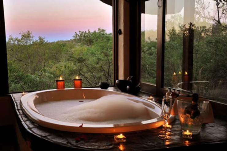 Illustration de l'article : It's difficult to not be charmed by one of these 8 bathrooms