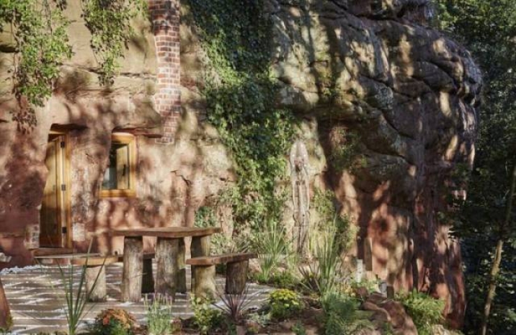 Illustration de l'article : This man spent 134,000 euros to live in an 800-year old cave... The interior is one of a kind!