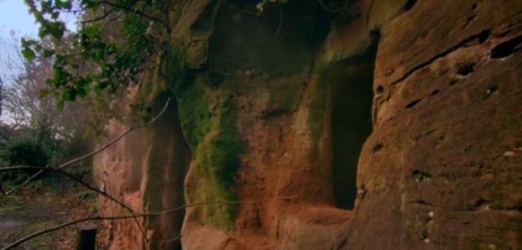 Illustration de l'article : This man spent 134,000 euros to live in an 800-year old cave... The interior is one of a kind!