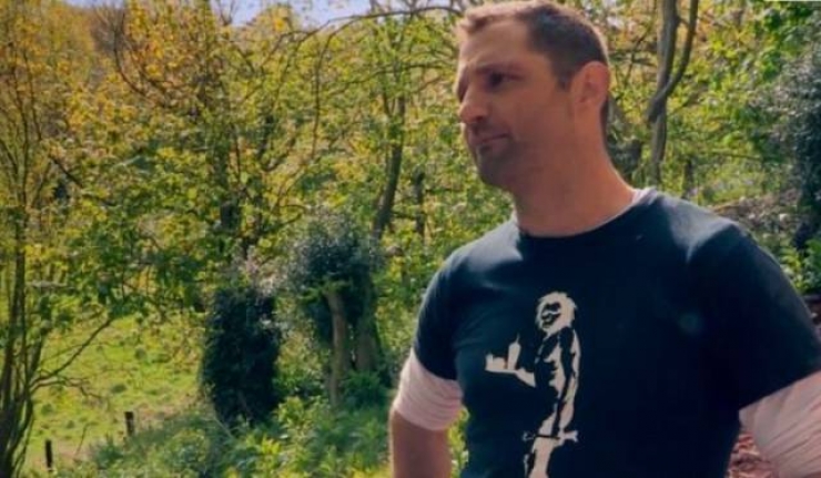 Illustration de l'article : This man spent 134,000 euros to live in an 800-year old cave... The interior is one of a kind!