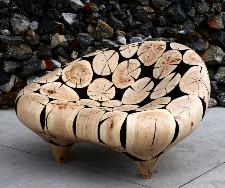 Illustration de l'article : For years he has been collecting wooden logs... Look at what he has made!