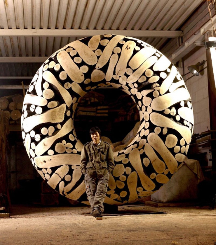 Illustration de l'article : For years he has been collecting wooden logs... Look at what he has made!