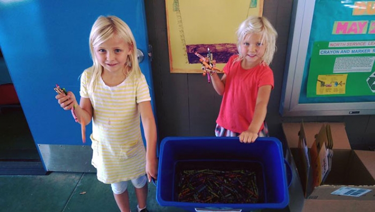 Illustration de l'article : For 4 years he has colected used crayons with a beautiful goal in mind! A man with a big heart...