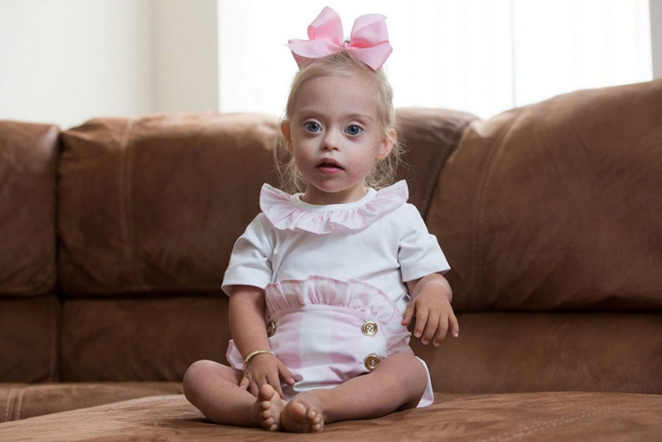 Illustration de l'article : At just two years old, ad agencies are fighting over this princess with Down's syndrome...