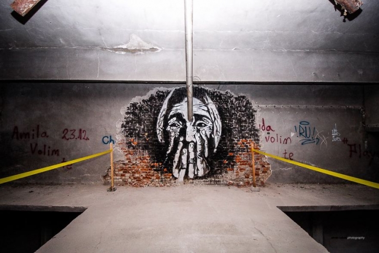 Illustration de l'article : A group of young people discovered an abandoned factory... What they did next is amazing!