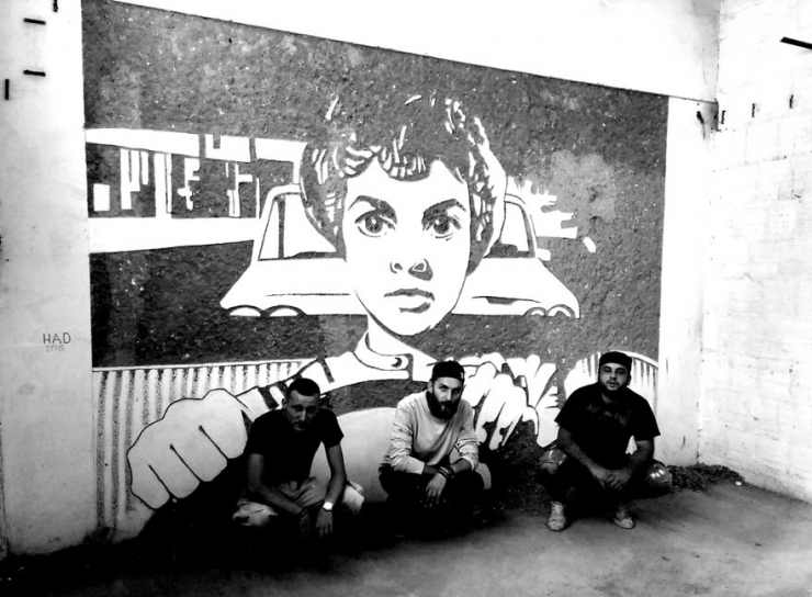 Illustration de l'article : A group of young people discovered an abandoned factory... What they did next is amazing!