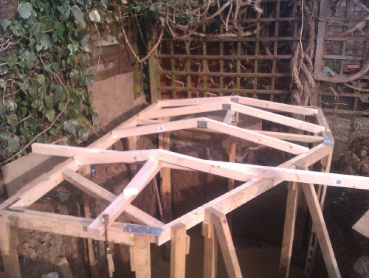 Illustration de l'article : He started by making a hole in the ground, and you'll want to do the same when you see what he's preparing!