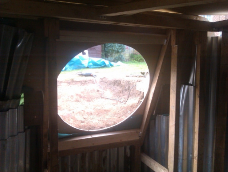 Illustration de l'article : He started by making a hole in the ground, and you'll want to do the same when you see what he's preparing!