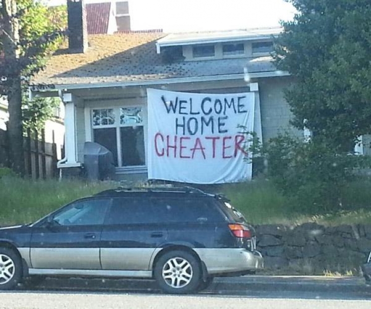 Illustration de l'article : These 15 photos prove that it is wrong to cheat! But it's even WORSE when you get caught...