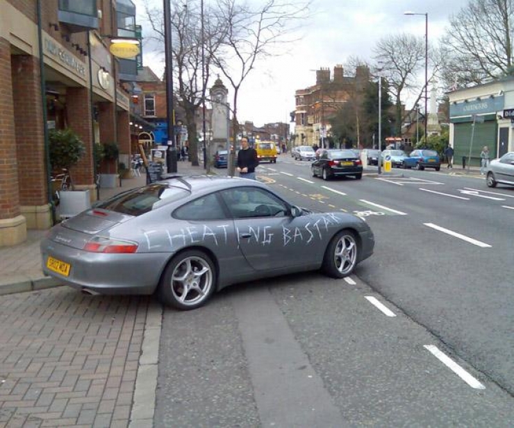 Illustration de l'article : These 15 photos prove that it is wrong to cheat! But it's even WORSE when you get caught...