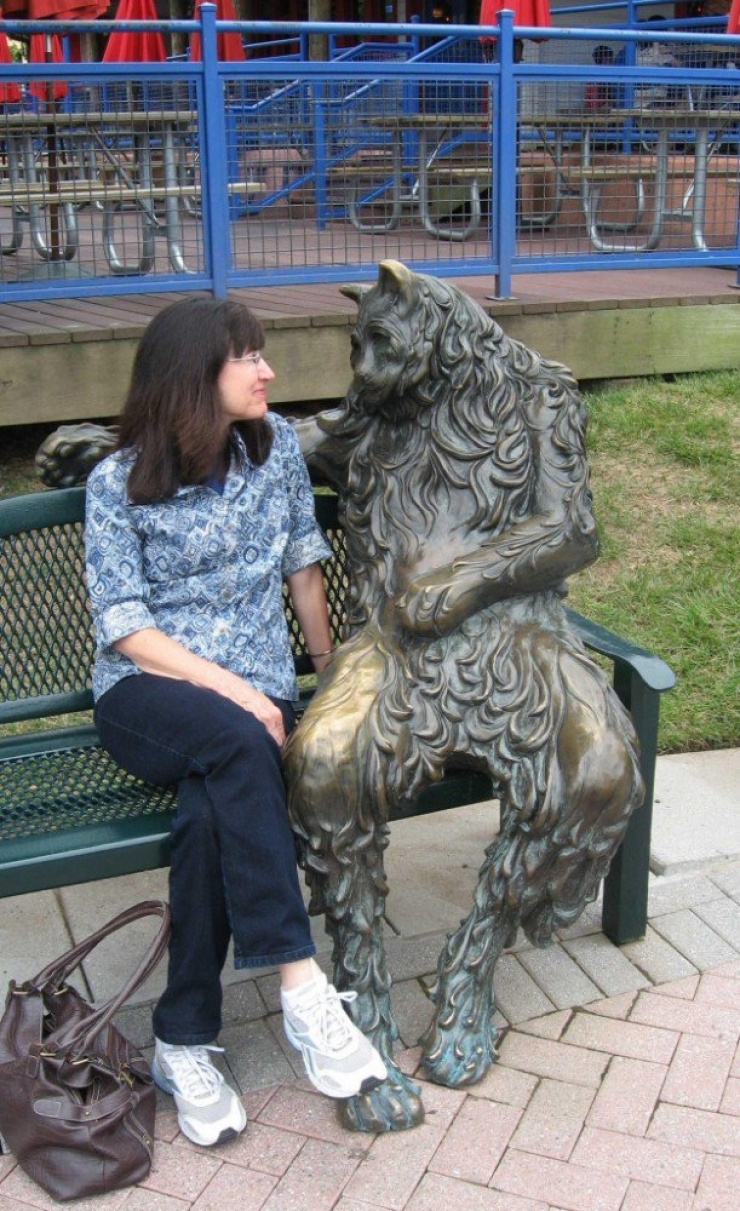 Illustration de l'article : When these 20 people come across a statue, they can't help letting their imagination run wild!