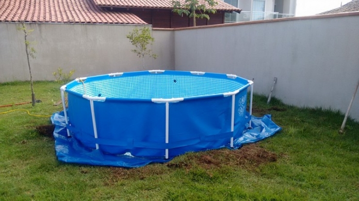 Illustration de l'article : He didn't have the means to buy his dream swimming pool, but he had a genius idea for his backyard! Impressive!