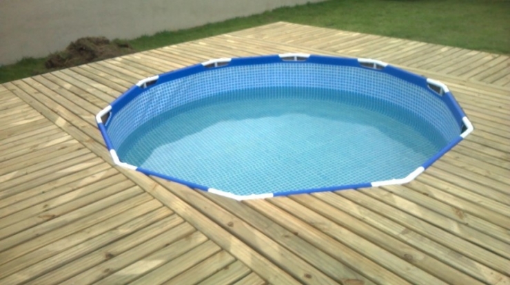 Illustration de l'article : He didn't have the means to buy his dream swimming pool, but he had a genius idea for his backyard! Impressive!