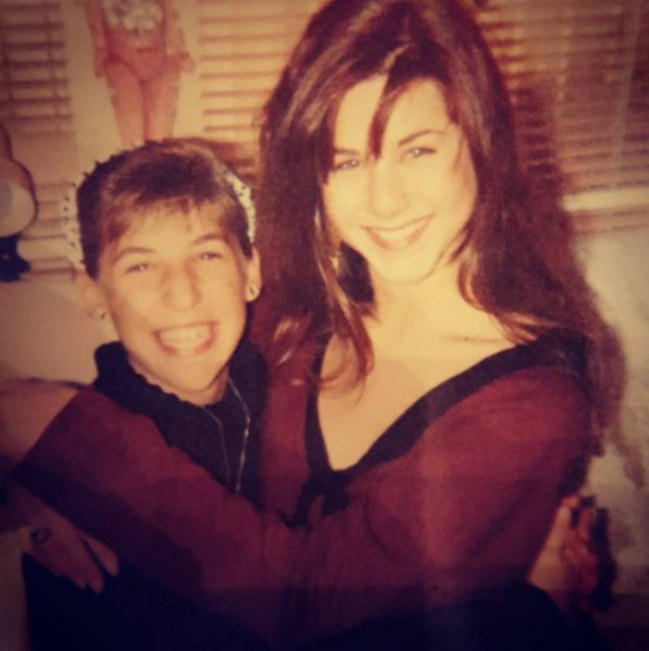 Illustration de l'article : 29 Years Ago, Mayim & Jennifer Aniston!