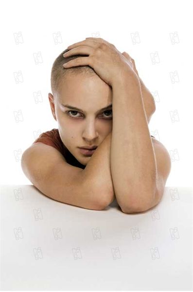 Illustration de l'article : 17 actresses who boldly shaved their heads for a movie role