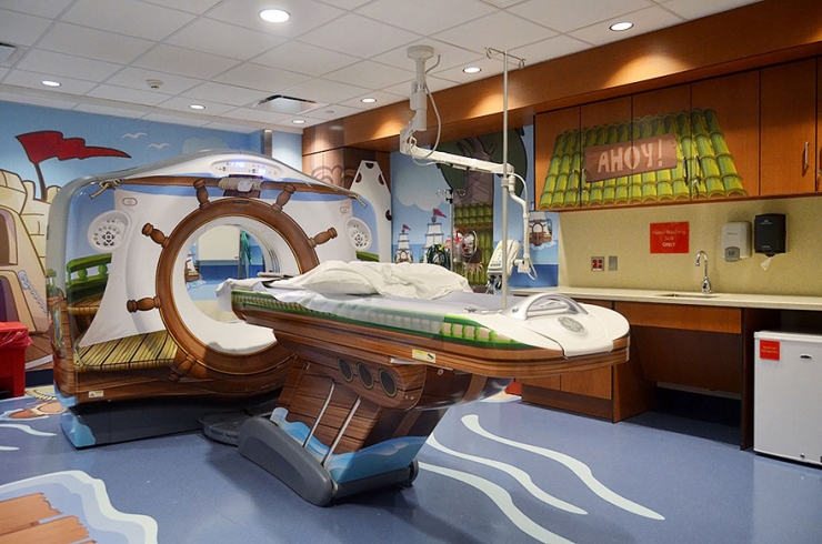 Illustration de l'article : To reassure the sick children, this hospital has brought a few modifications to its scanner!