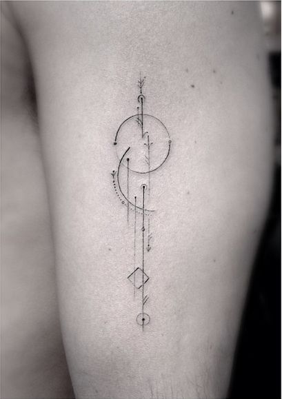 Illustration de l'article : The top geometric tattoos: 13 tattoos created by Dr. Woo