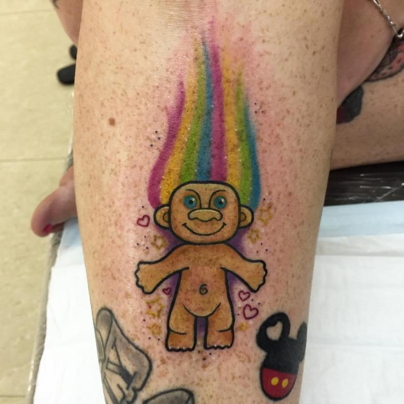 Illustration de l'article : 18 tattoos from the 90s that are totally outdated today!