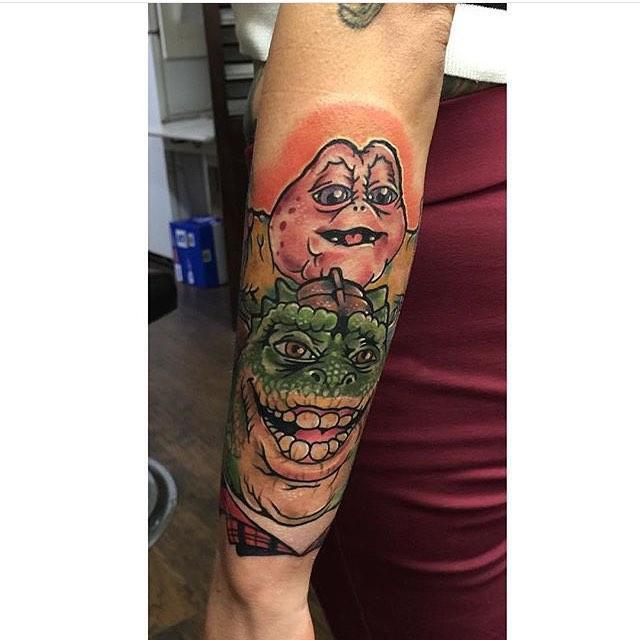 Illustration de l'article : 18 tattoos from the 90s that are totally outdated today!