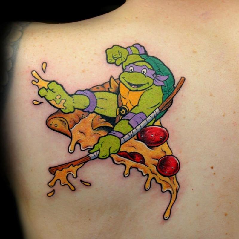 Illustration de l'article : 18 tattoos from the 90s that are totally outdated today!