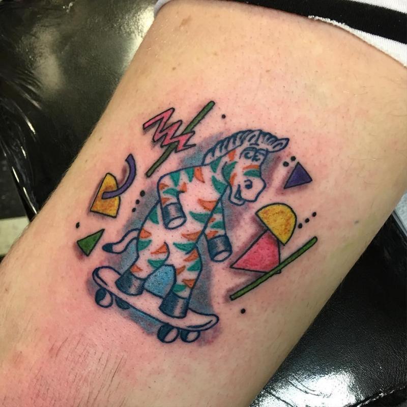 Illustration de l'article : 18 tattoos from the 90s that are totally outdated today!