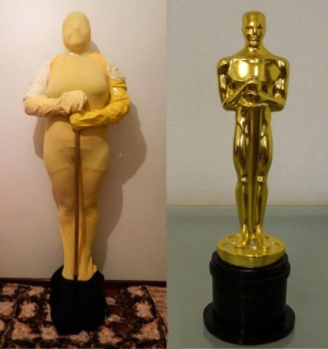 Illustration de l'article : 18 pictures of people imitating iconic heroes! Which ones are the funniest?