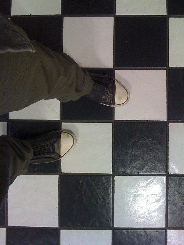 Illustration de l'article : 20 funny pictures of people who never should’ve dressed that way today!