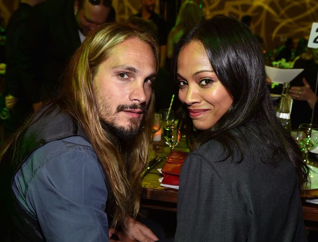 Illustration de l'article : 18 celebrities who are married to common everyday people