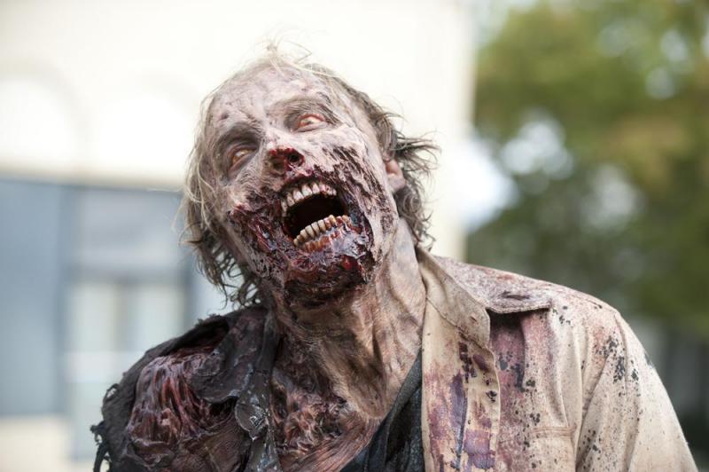 Illustration de l'article : 11 little secrets hidden throughout the episodes of “The Walking Dead”! Which one makes you think your eyes are playing tricks on you?