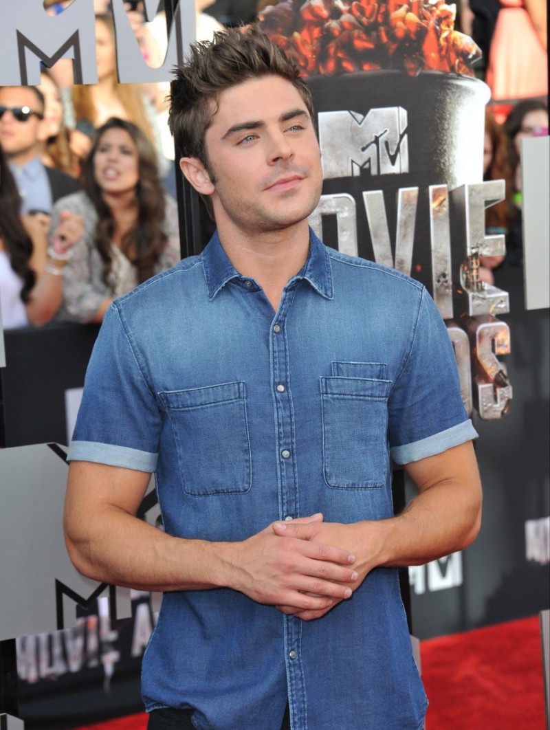 Illustration de l'article : Top 15 gifts that have been given to celebrities from the creepiest fans 