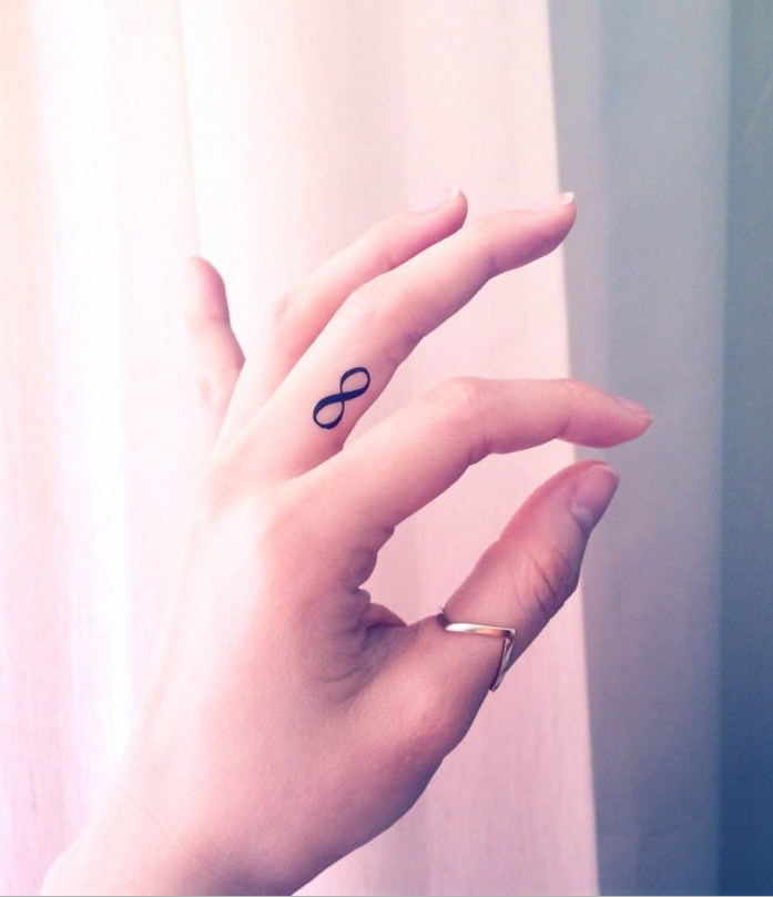Illustration de l'article : 25 good ideas for low key tattoos! Which ones are the most stunning?