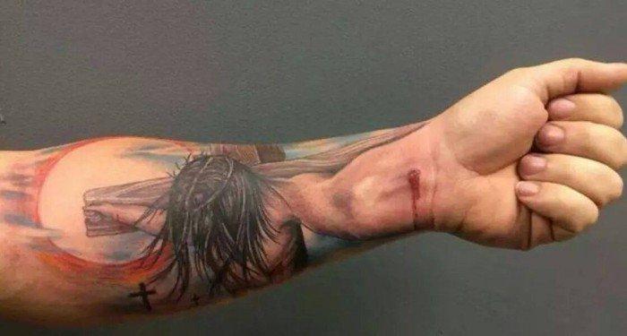 Illustration de l'article : 19 optical illusion tattoos that will blow your mind!