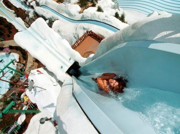 Illustration de l'article : The 15 most mind-blowing water slides in the world!