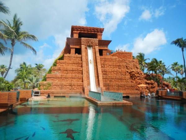 Illustration de l'article : The 15 most mind-blowing water slides in the world!