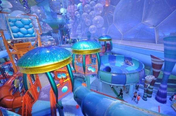 Illustration de l'article : The 15 most mind-blowing water slides in the world!