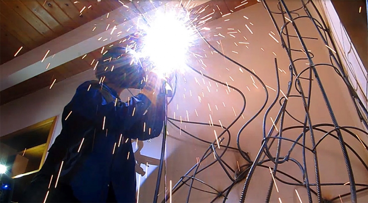 Illustration de l'article : This dad spent a year and a half redecorating his daughter’s bedroom... She is one lucky girl!